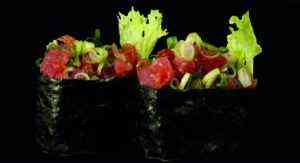 Gunkan spicy tuna