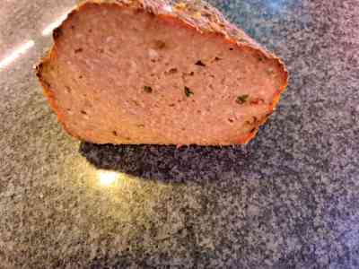 Pain de maison per 100 gram