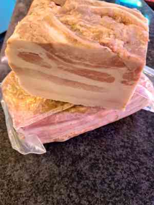 Gekookte spek per 100 gram