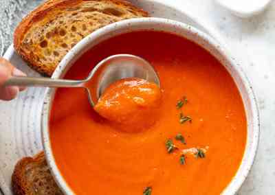 Geroosterde paprika en tomaten soep