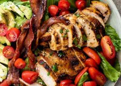 Kipfilet & spek salade