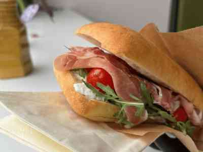 Burrata di Pomodorini e Crudo