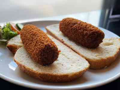 Rundvleeskroketten met brood