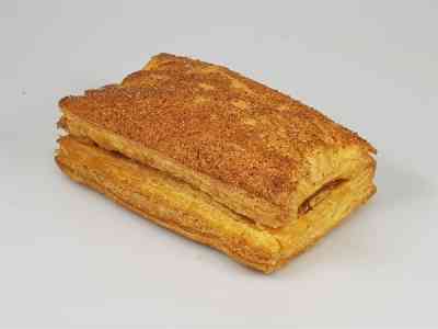 Saté saucijzenbroodje