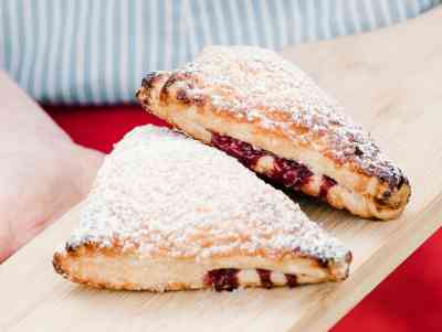 Kersenflap met slagroom