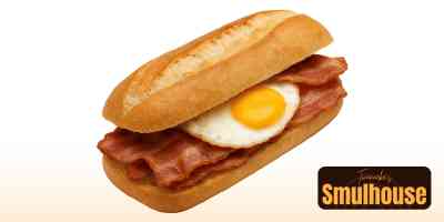 Broodje gebakken ei met spek