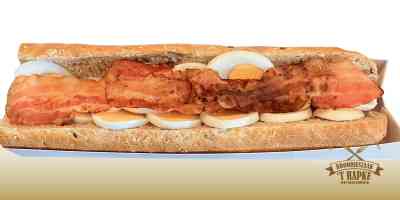 Broodje gekookt ei met bacon